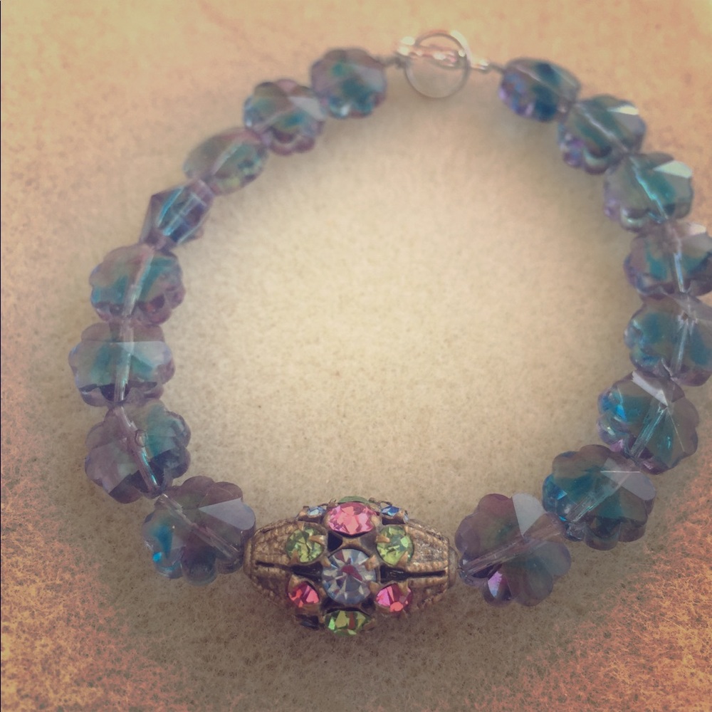 Glass bead bracelet